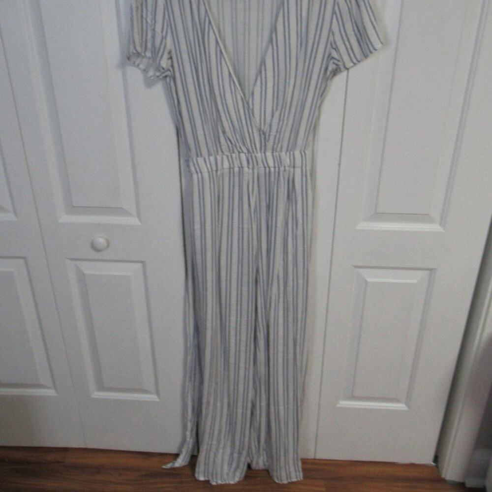 NWOT Forever 21 Jumpsuit - Picture 3 of 5
